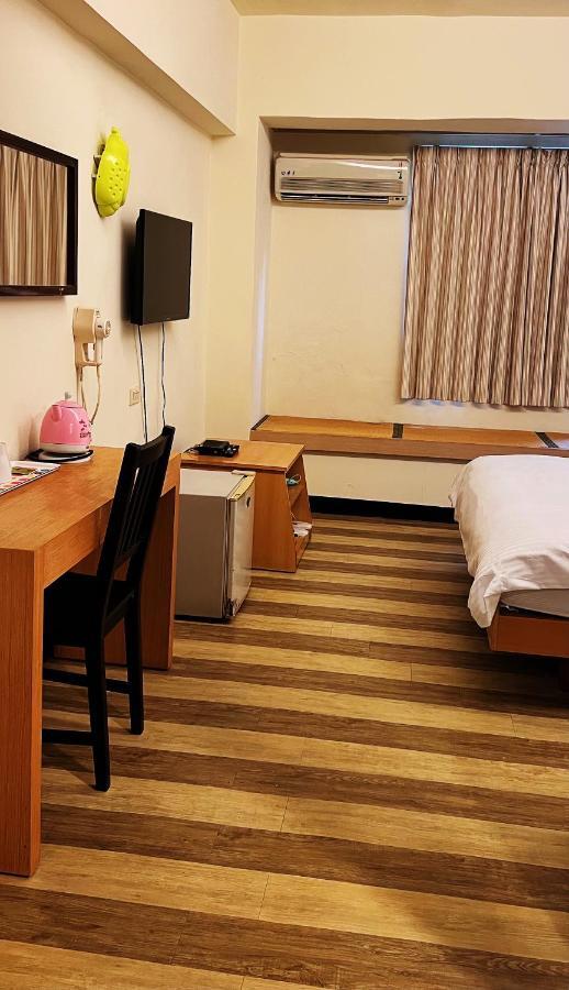 Hwa Hong Hotel Kaohsiung Exterior photo